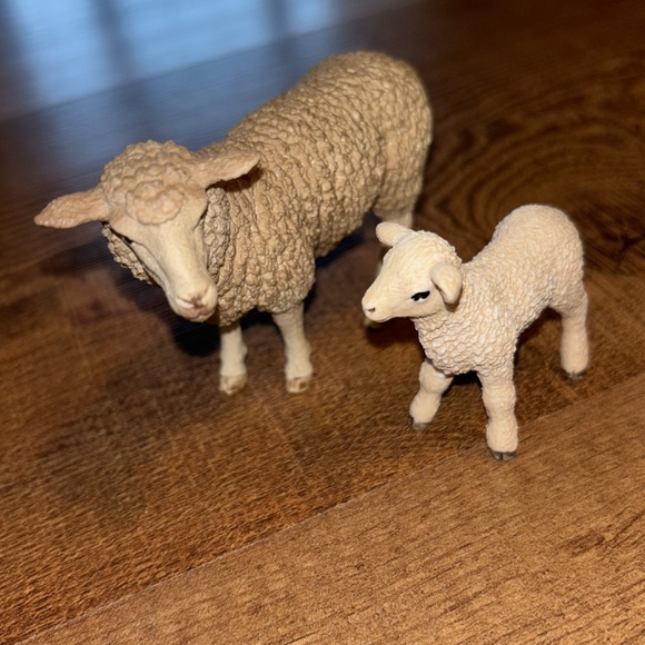 Large lot of Schleich Farm Animal Figures - Picture 5 of 7